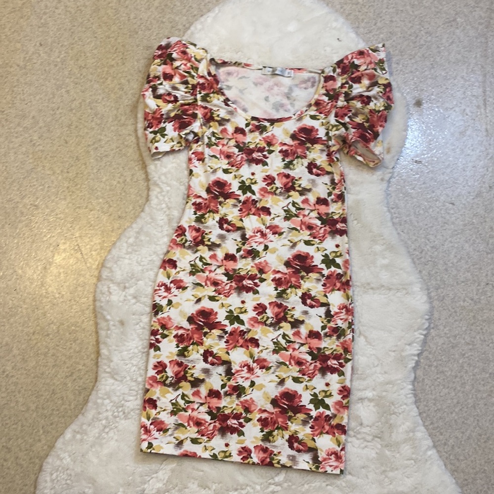 MINK PINK (Med) Body Con Flower Mini